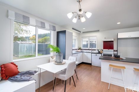 Photo of property in 14 Prestige Place, Maoribank, Upper Hutt, 5018