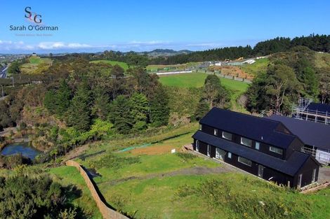Photo of property in 40 Paparahi Place, Wainui, 0992