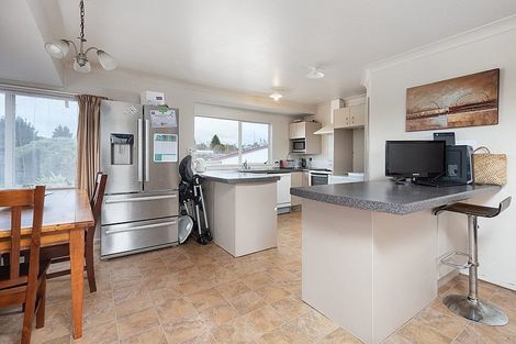 Photo of property in 14a Bayly Place, Te Puke, 3119