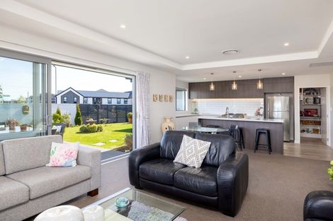 Photo of property in 36 Chatsworth Avenue, Rangiora, 7400