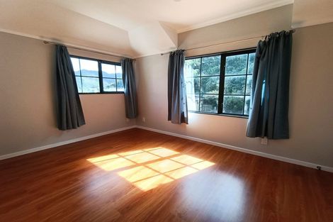 Photo of property in 16b Parsons Glen, Karori, Wellington, 6012