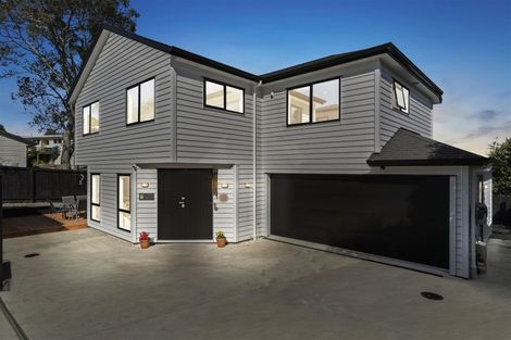 Photo of property in 7a Halcombe Place, Green Bay, Auckland, 0604