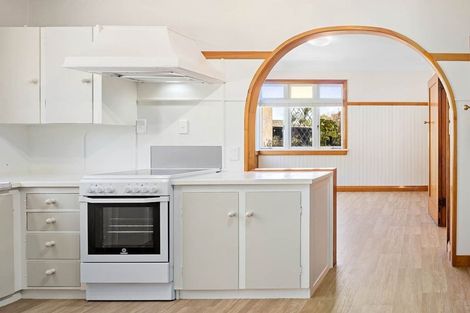 Photo of property in 36 Rangatira Road, Birkenhead, Auckland, 0626