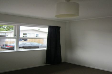 Photo of property in 40 Farquhar Road, Glendene, Auckland, 0602