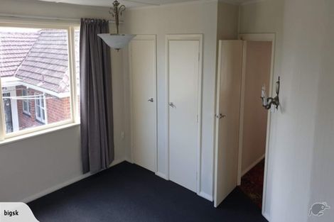 Photo of property in 198 Whites Line East, Waiwhetu, Lower Hutt, 5010