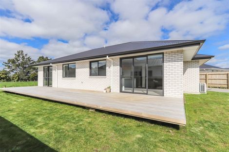 Photo of property in 7 Toutouwai Lane, Inglewood, 4330