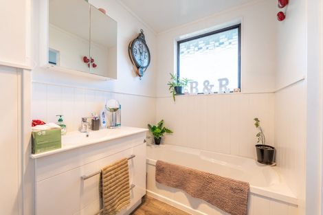 Photo of property in 6 Dampier Street, Oceanview, Timaru, 7910