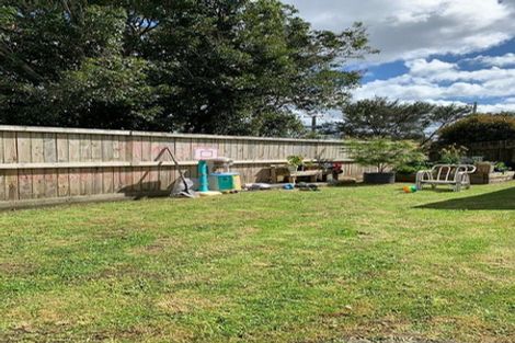 Photo of property in 2/72 Aeroview Drive, Beach Haven, Auckland, 0626