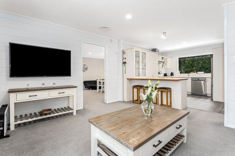 Photo of property in 4 Joseph Banks Drive, Whitby, Porirua, 5024