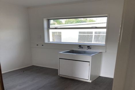 Photo of property in 52 Cascades Road, Pakuranga Heights, Auckland, 2010