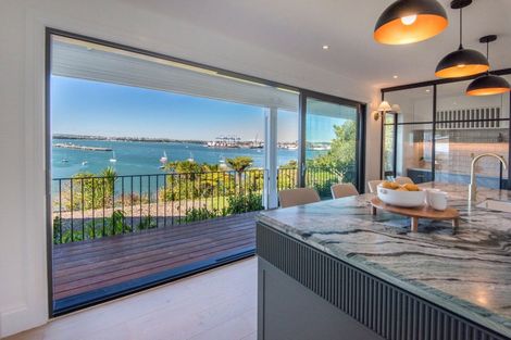Photo of property in 31a Stanley Point Road, Stanley Point, Auckland, 0624