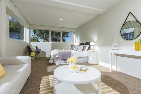 Photo of property in 43 Holland Road, Hillcrest, Auckland, 0627