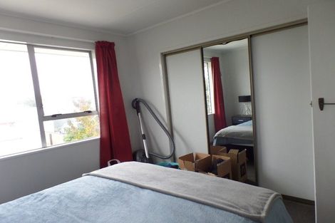 Photo of property in 17 Mckellar Place, Hornby, Christchurch, 8042