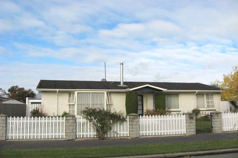 Photo of property in 12 La Perouse Place, Northcote, Christchurch, 8052