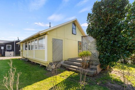 Photo of property in 27 Guthrie Crescent, Castlepoint, Masterton, 5889