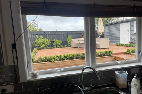 Photo of property in 2/111 Carlisle Road, Torbay, Auckland, 0632