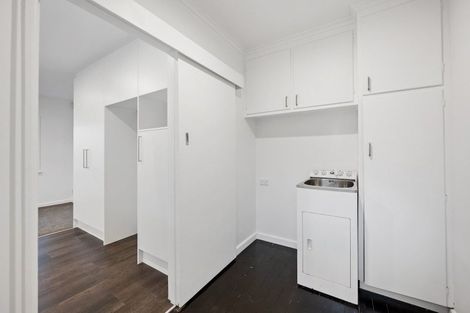 Photo of property in 24 Godley Road, Green Bay, Auckland, 0604