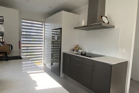 Photo of property in 4 Frank Newton Road, Swanson, Auckland, 0614