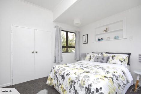 Photo of property in 2 Chalfont Street, Mangere East, Auckland, 2024