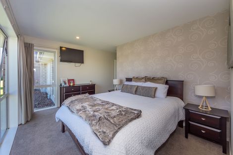 Photo of property in 18 Mcdermott Place, Halswell, Christchurch, 8025