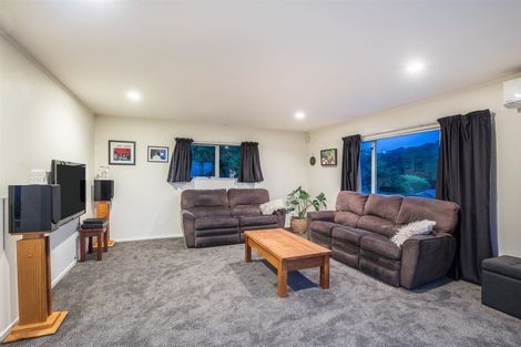 Photo of property in 57b Albatross Close, Whitby, Porirua, 5024