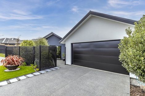 Photo of property in 12 Bargrove Close, Halswell, Christchurch, 8025