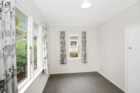 Photo of property in 34 Tarahua Road, Vogeltown, New Plymouth, 4310