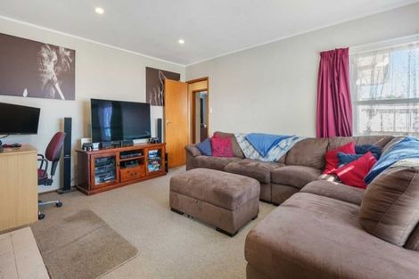 Photo of property in 99 Cargill Street, Papakura, 2110