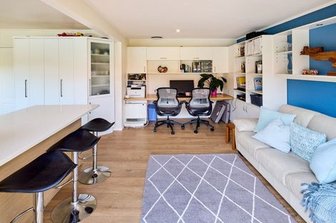 Photo of property in 7 Tui Terrace, Tawa, Wellington, 5028