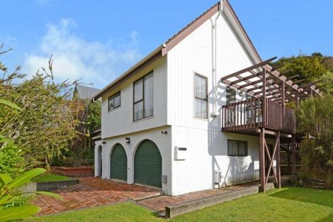 Photo of property in 6 Pioneer Grove, Silverstream, Upper Hutt, 5019