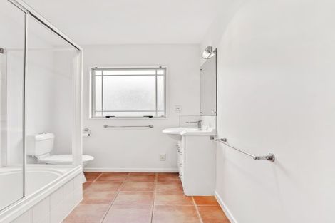 Photo of property in 145e Hobsonville Road, West Harbour, Auckland, 0618