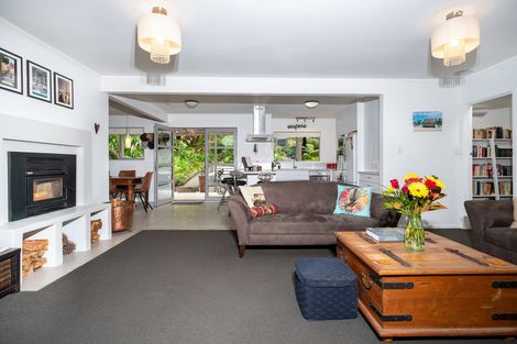 Photo of property in 3 Opanuku Road, Henderson Valley, Auckland, 0612