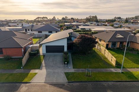 Photo of property in 19 Meridian Grove, Kelvin Grove, Palmerston North, 4414