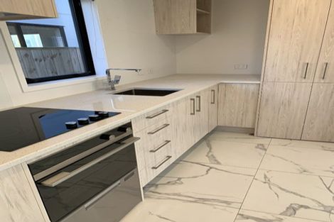 Photo of property in 2/97 Whites Line East, Waiwhetu, Lower Hutt, 5010