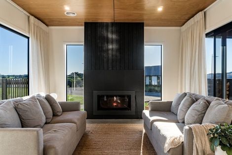 Photo of property in 44 Rangitahi Road, Raglan, 3225