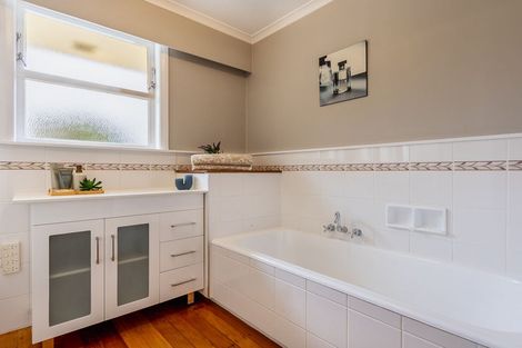 Photo of property in 4 Argyle Avenue, Levin, 5510