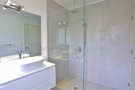 Photo of property in 104 Kingdale Road, Henderson, Auckland, 0610