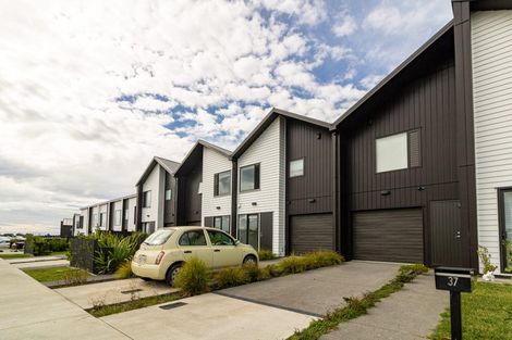 Photo of property in 35 Koura Drive, Red Beach, 0932