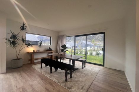 Photo of property in 38 Spur Ridge Rise, Jacks Point, 9371