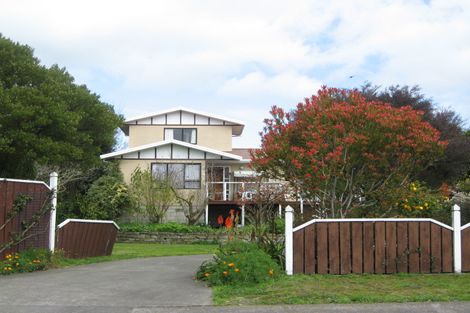 Photo of property in 20 Cedar Road, Te Awanga, 4102