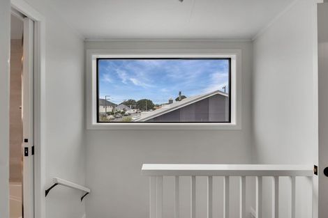 Photo of property in 35 Young Street, New Plymouth, 4310
