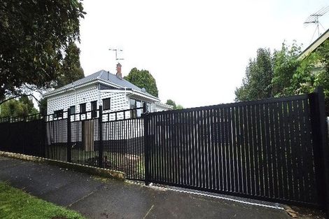 Photo of property in 15 Bowling Avenue, Epsom, Auckland, 1023