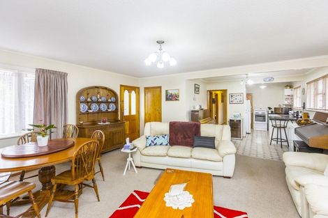 Photo of property in 53 Totara Park Road, Clouston Park, Upper Hutt, 5018