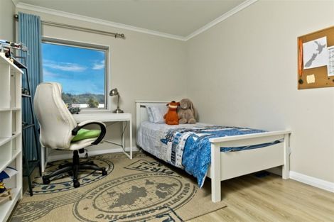 Photo of property in 1 Van Rixel Drive, Kumeu, 0810