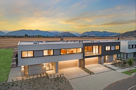 Photo of property in 25 Rubus Street, Wanaka, 9382