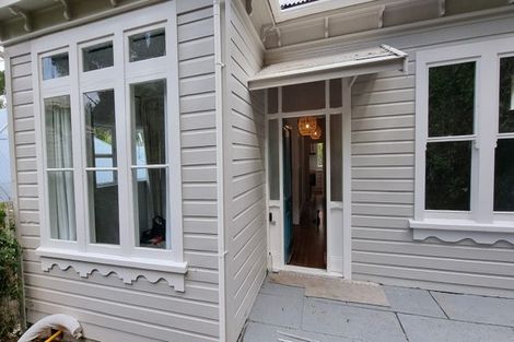 Photo of property in 131 Kelburn Parade, Kelburn, Wellington, 6012