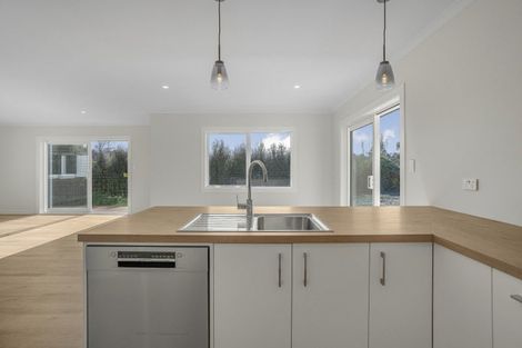 Photo of property in 15c Madison Street, Carterton, 5713