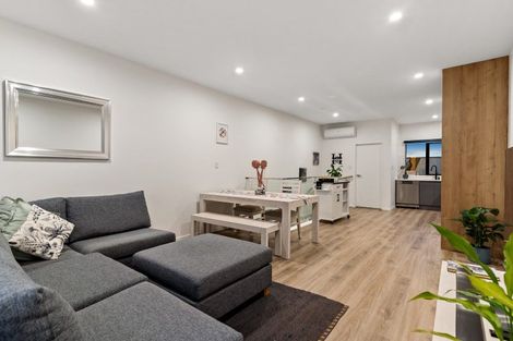 Photo of property in 6 Kari Lane, Kumeu, 0810