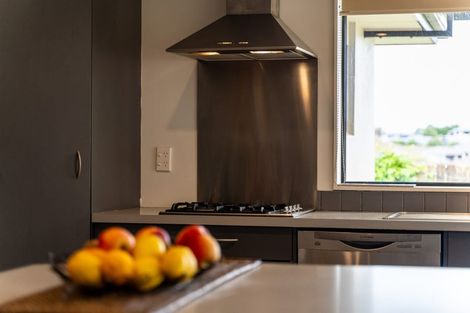 Photo of property in 97 Farnborough Drive, Grandview Heights, Hamilton, 3200