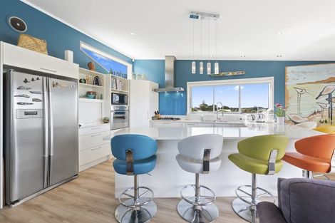 Photo of property in 18 Robbie Street, Foxton Beach, Foxton, 4815